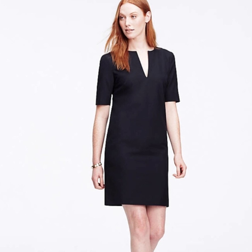 Ann Taylor Navy Split Neck Shift Dress 4 EUC